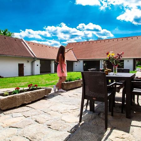Residence Klazary U Zumberka - Terasove Apartmany Kamenna Bagian luar foto